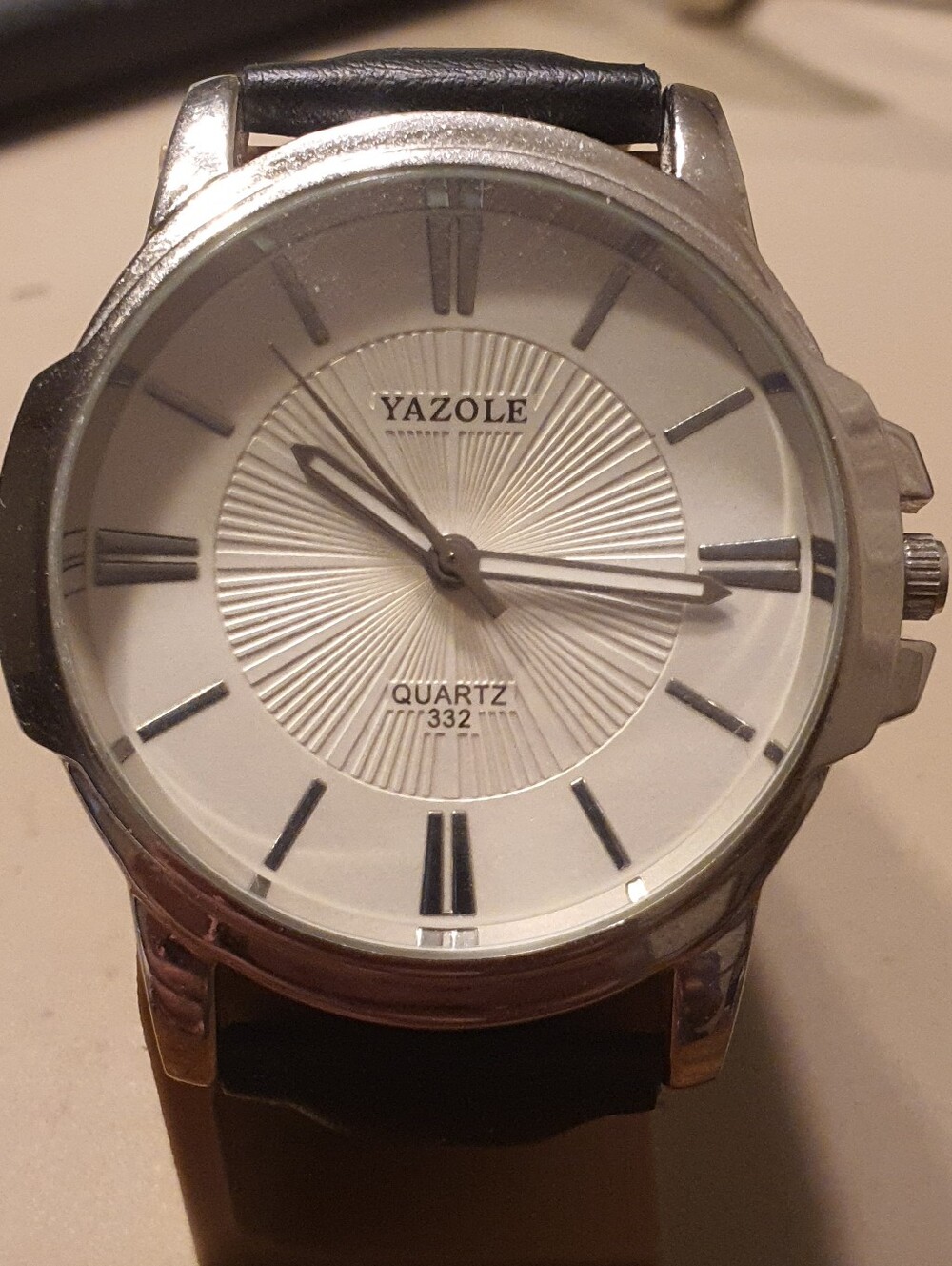 10/$20 Yazole Silver/White Leather Men's Watch